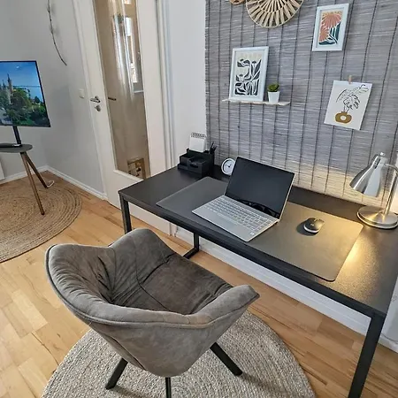 Wohnglueck Direkt Am Pfaffenteich * シュヴェリーン